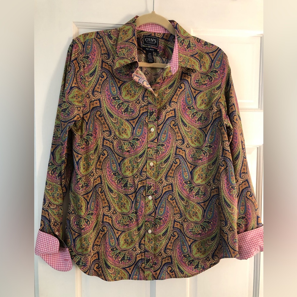 Chaps women’s button down cotton shirt. Size large. Beautiful paisley print